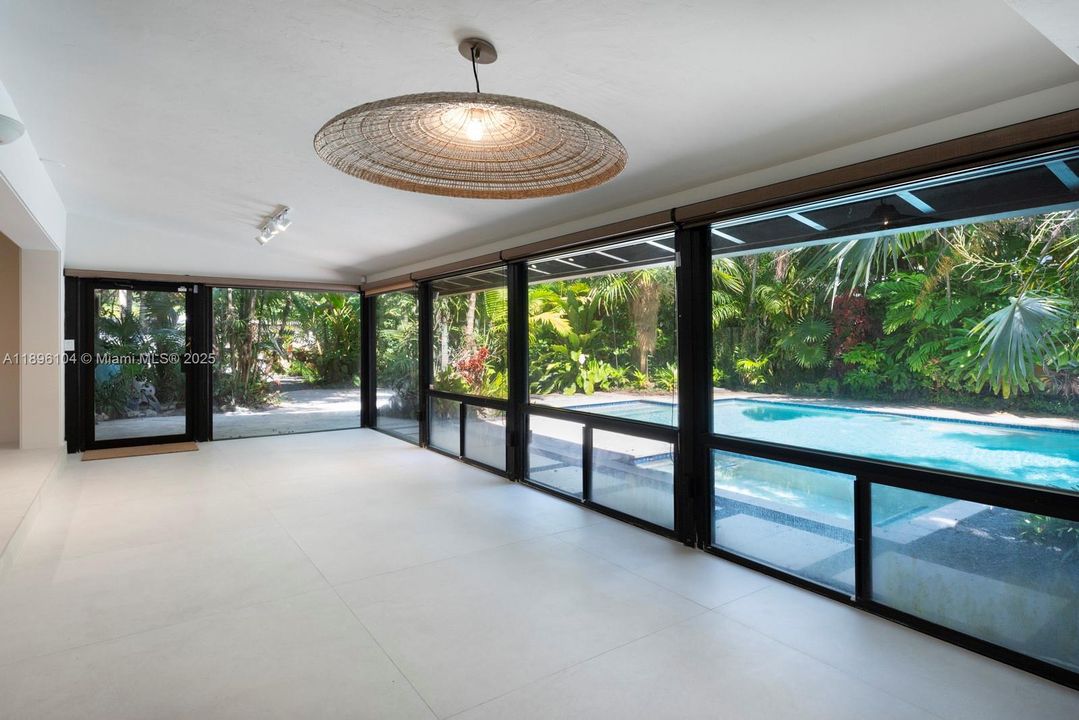 En Venta: $1,275,000 (3 camas, 2 baños, 1860 Pies cuadrados)