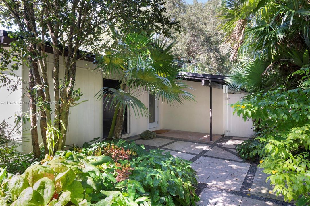 En Venta: $1,275,000 (3 camas, 2 baños, 1860 Pies cuadrados)