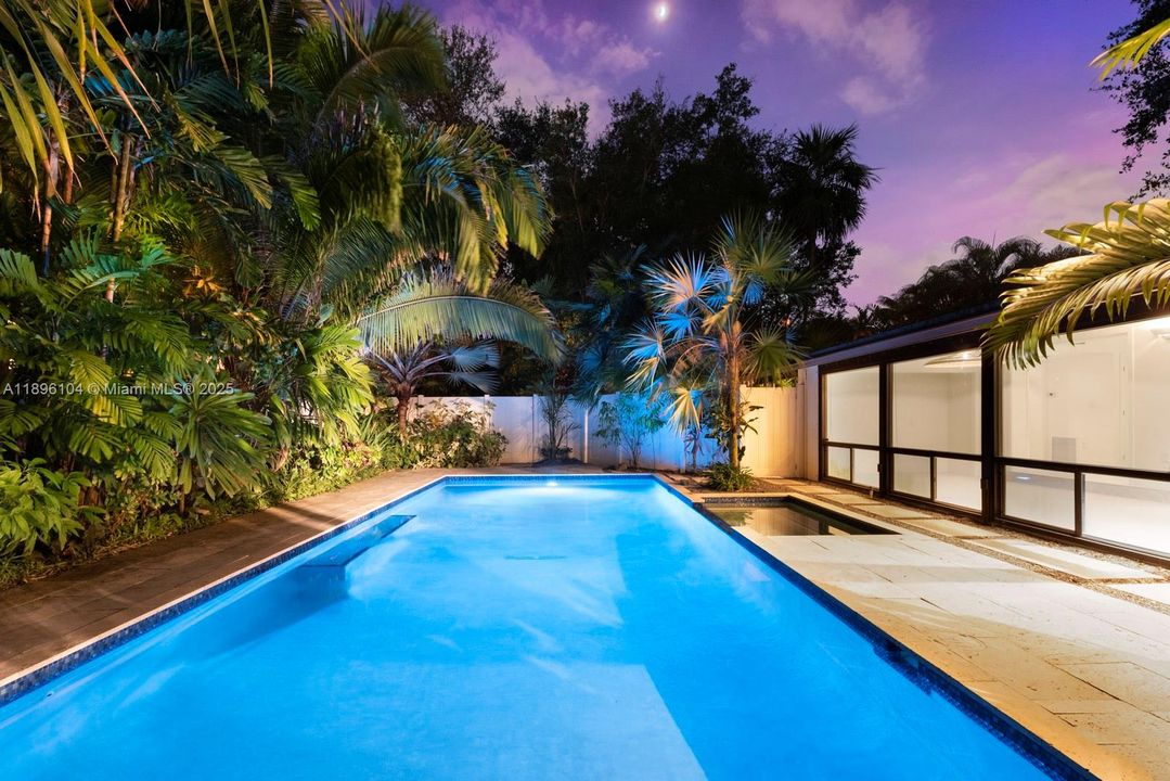 En Venta: $1,275,000 (3 camas, 2 baños, 1860 Pies cuadrados)