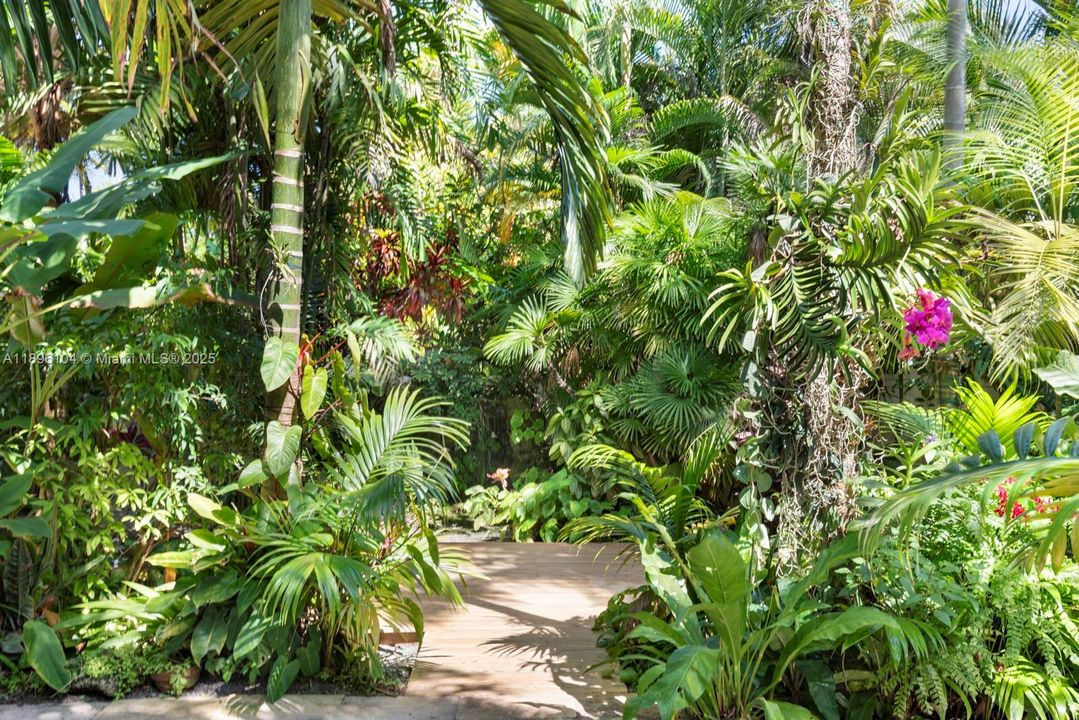 En Venta: $1,275,000 (3 camas, 2 baños, 1860 Pies cuadrados)