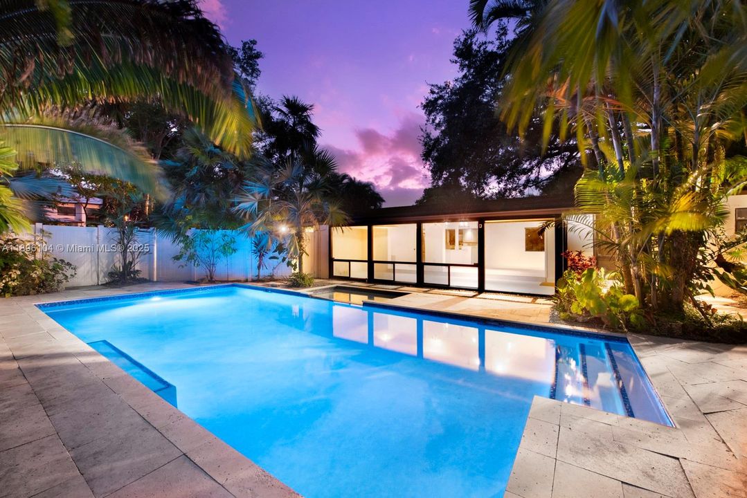 En Venta: $1,275,000 (3 camas, 2 baños, 1860 Pies cuadrados)