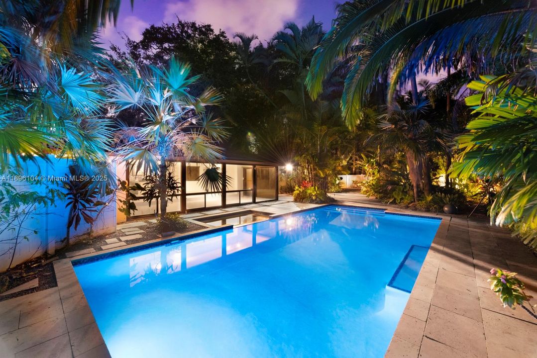 En Venta: $1,275,000 (3 camas, 2 baños, 1860 Pies cuadrados)