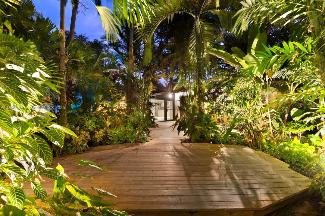 En Venta: $1,275,000 (3 camas, 2 baños, 1860 Pies cuadrados)