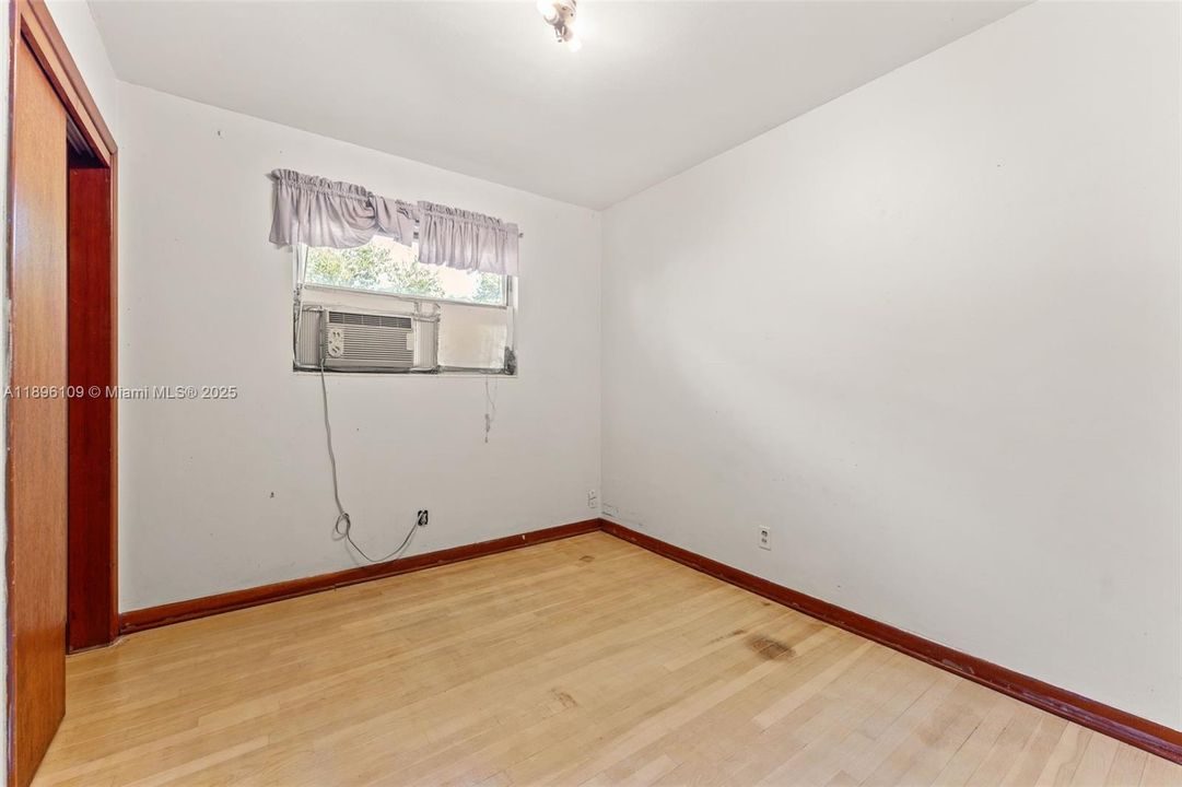 最近售出: $129,900 (3 贝兹, 2 浴室, 1308 平方英尺)