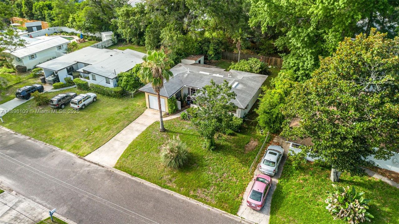 最近售出: $129,900 (3 贝兹, 2 浴室, 1308 平方英尺)