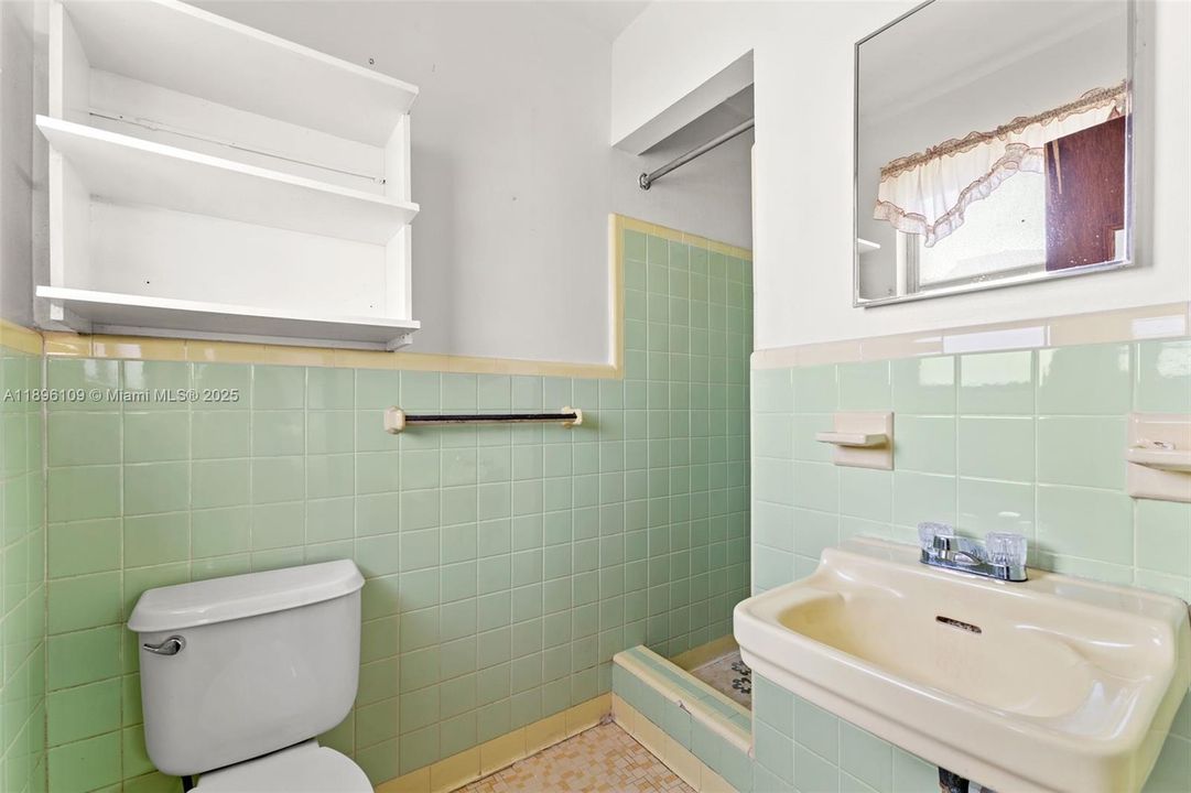 最近售出: $129,900 (3 贝兹, 2 浴室, 1308 平方英尺)