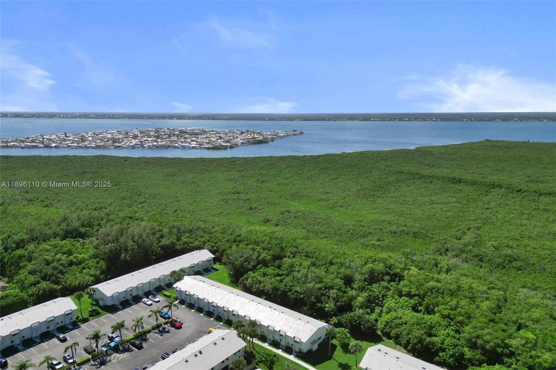 待售: $298,888 (2 贝兹, 2 浴室, 1270 平方英尺)