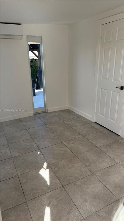 For Rent: $1,800 (1 beds, 1 baths, 600 Square Feet)