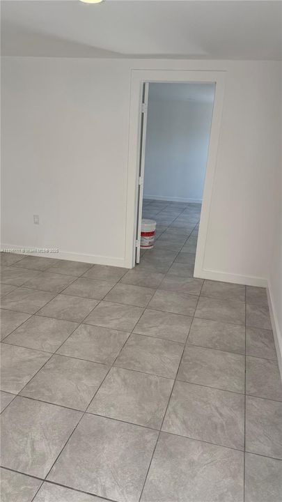 For Rent: $1,800 (1 beds, 1 baths, 600 Square Feet)