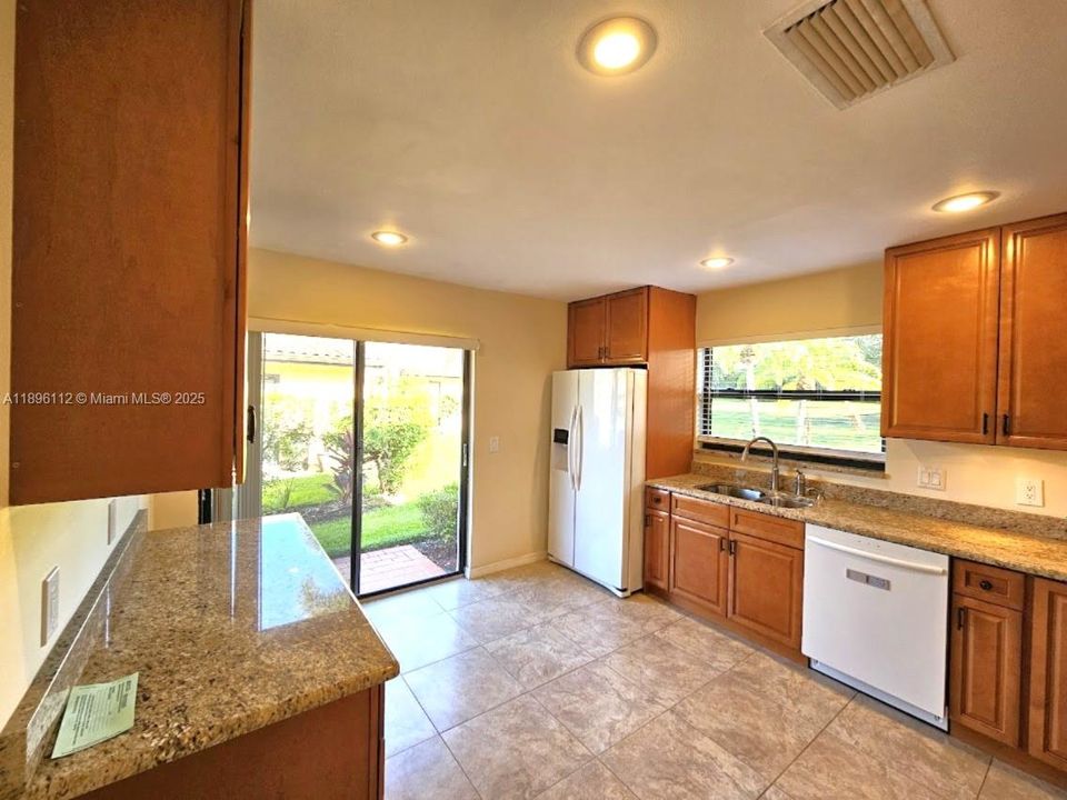 Recently Rented: $2,300 (2 beds, 2 baths, 1331 Square Feet)