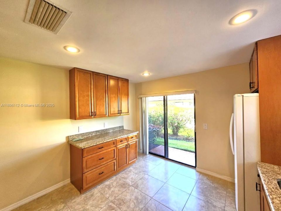 Recently Rented: $2,300 (2 beds, 2 baths, 1331 Square Feet)