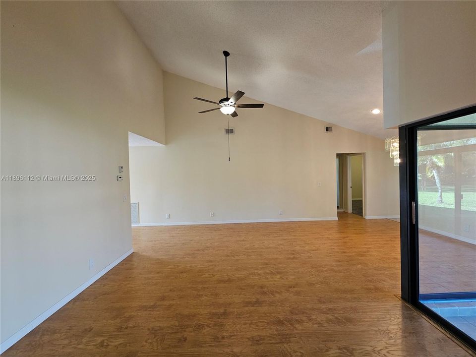 Recently Rented: $2,300 (2 beds, 2 baths, 1331 Square Feet)