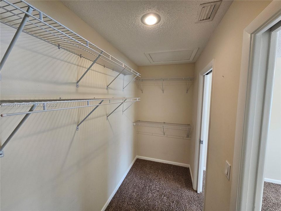 Recently Rented: $2,300 (2 beds, 2 baths, 1331 Square Feet)