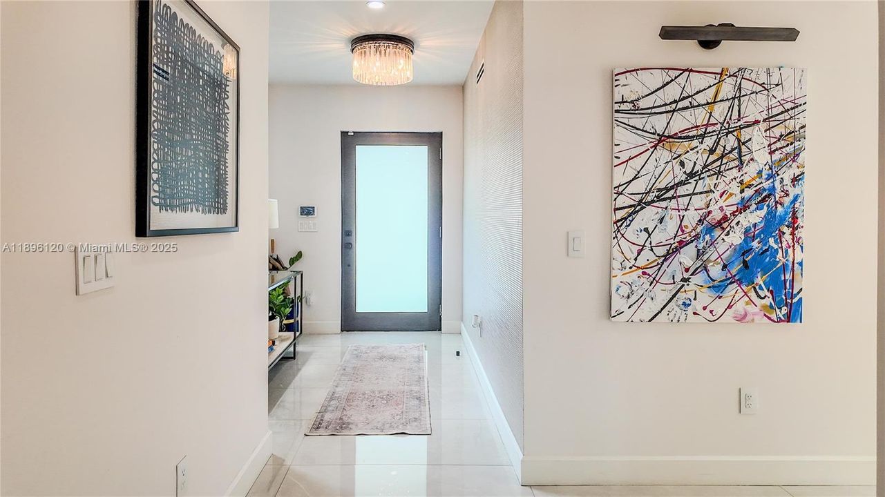 合同活跃: $3,600,000 (4 贝兹, 4 浴室, 2750 平方英尺)