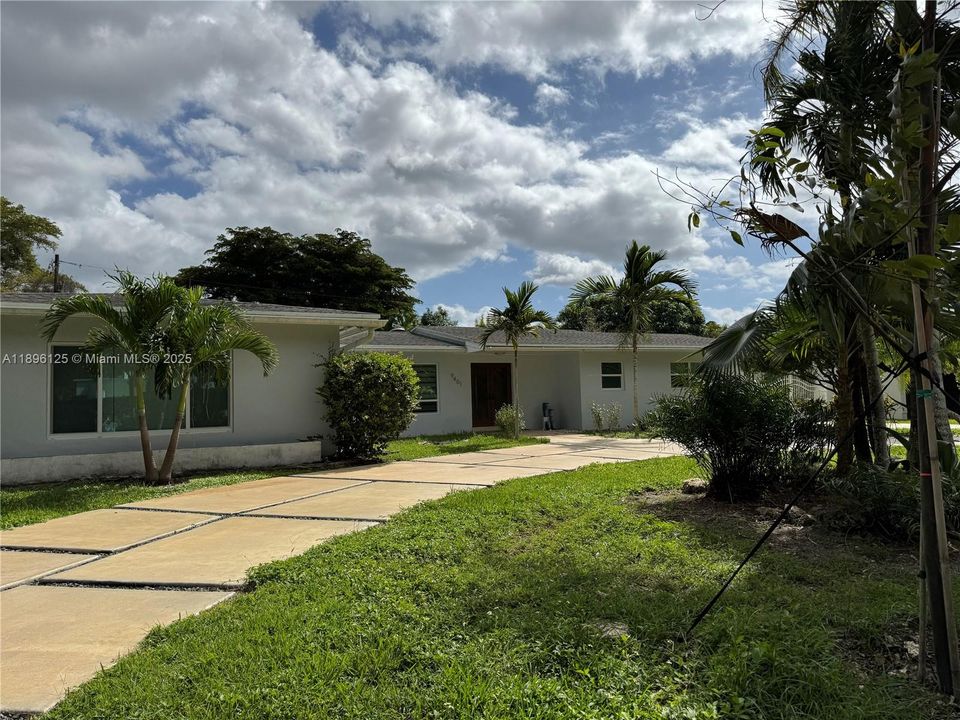 Recently Rented: $8,900 (4 beds, 3 baths, 2508 Square Feet)