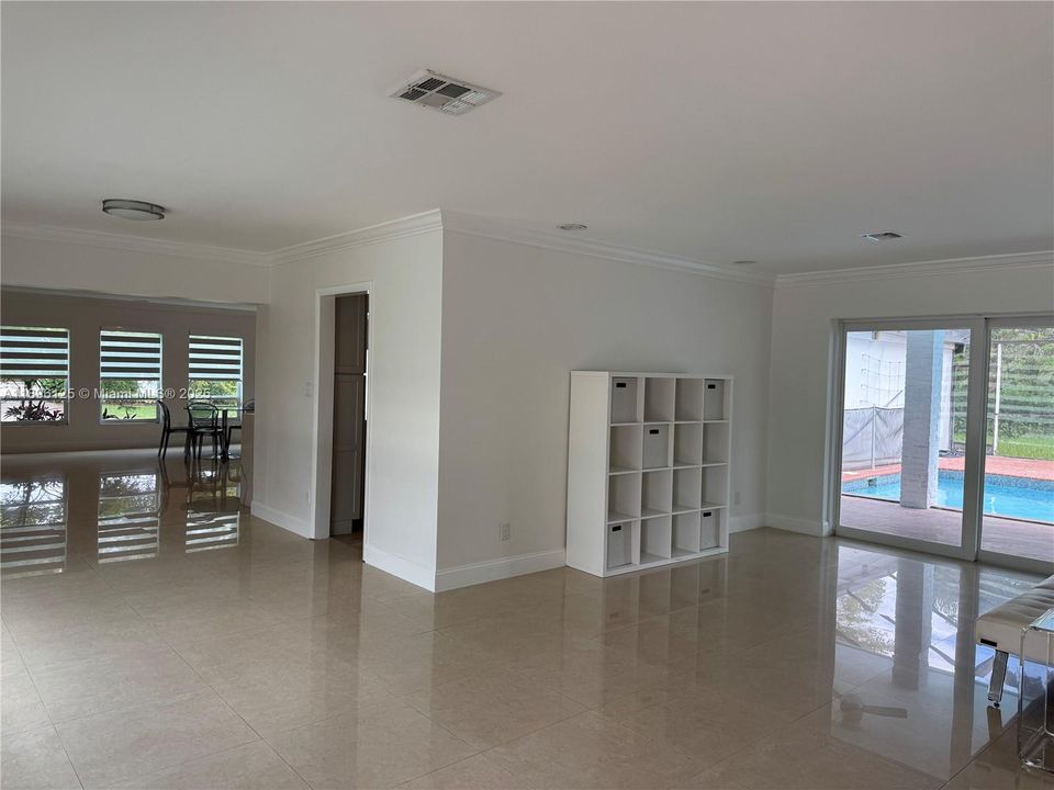 Recently Rented: $8,900 (4 beds, 3 baths, 2508 Square Feet)