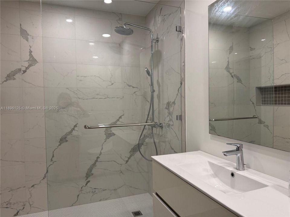 Recently Rented: $8,900 (4 beds, 3 baths, 2508 Square Feet)