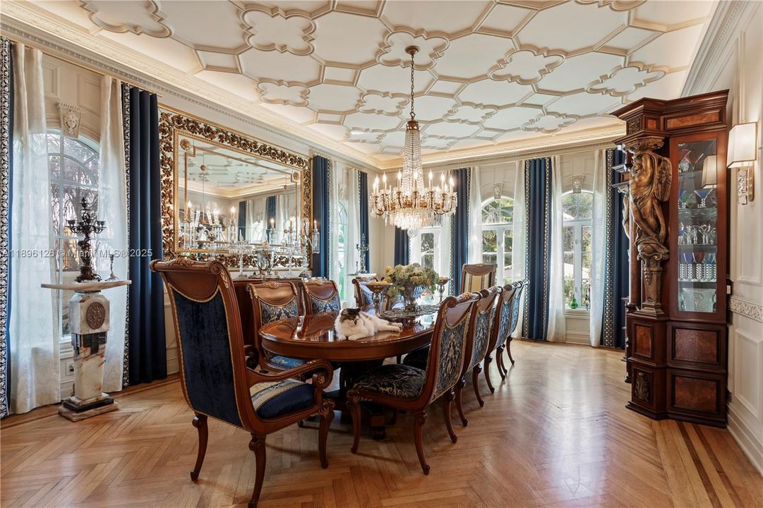 В аренду: $71,200 (6 спален, 6 ванн, 7647 Квадратных фут)