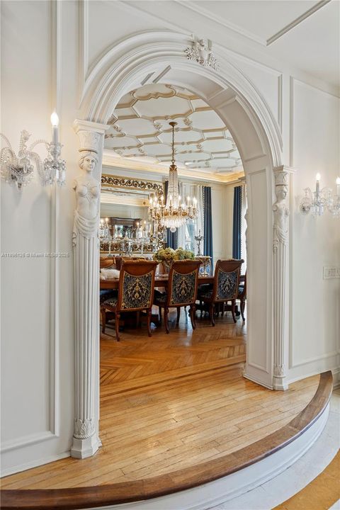 В аренду: $71,200 (6 спален, 6 ванн, 7647 Квадратных фут)