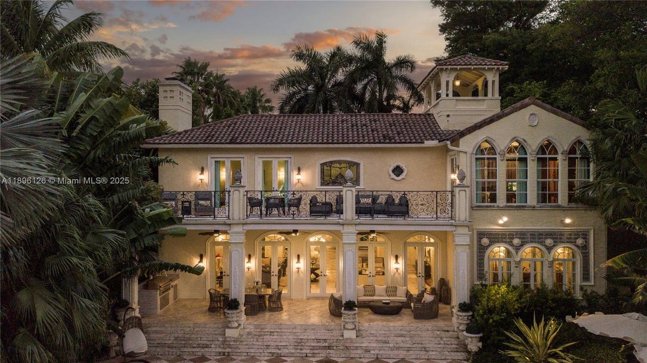 В аренду: $71,200 (6 спален, 6 ванн, 7647 Квадратных фут)