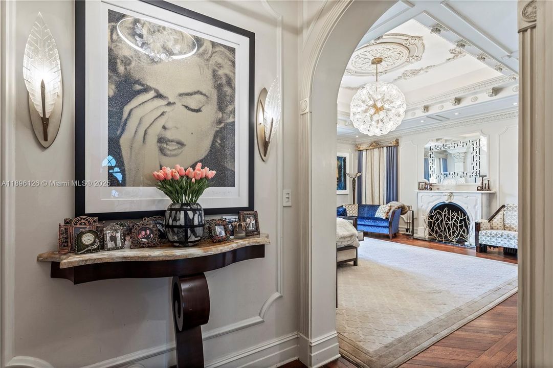 В аренду: $71,200 (6 спален, 6 ванн, 7647 Квадратных фут)