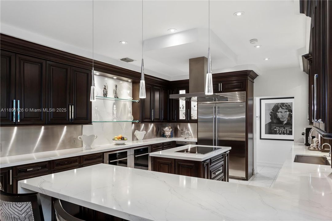 В аренду: $71,200 (6 спален, 6 ванн, 7647 Квадратных фут)