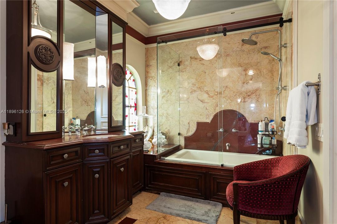 В аренду: $71,200 (6 спален, 6 ванн, 7647 Квадратных фут)