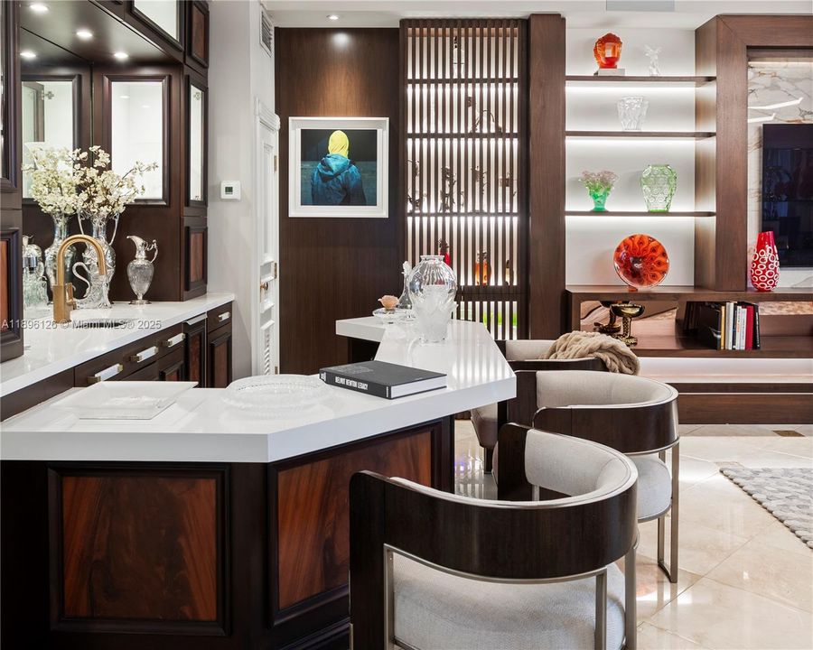 В аренду: $71,200 (6 спален, 6 ванн, 7647 Квадратных фут)