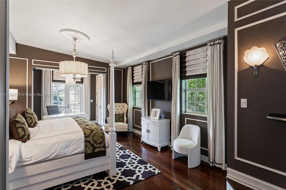 В аренду: $71,200 (6 спален, 6 ванн, 7647 Квадратных фут)