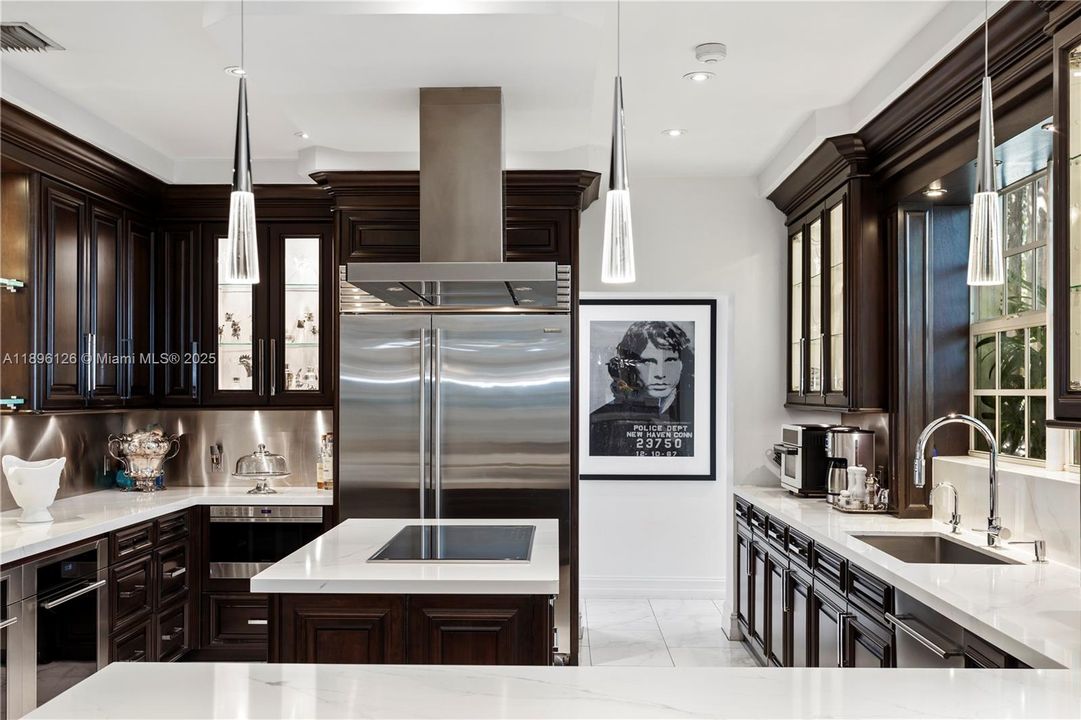 В аренду: $71,200 (6 спален, 6 ванн, 7647 Квадратных фут)