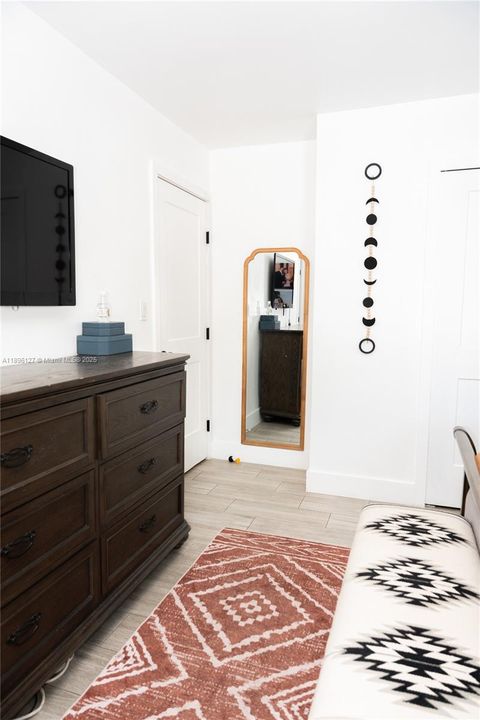 Vendido Recientemente: $770,000 (4 camas, 2 baños, 1646 Pies cuadrados)