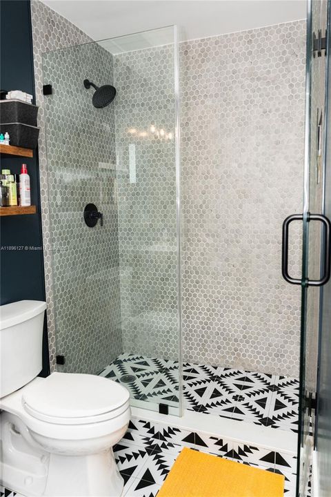 Vendido Recientemente: $770,000 (4 camas, 2 baños, 1646 Pies cuadrados)