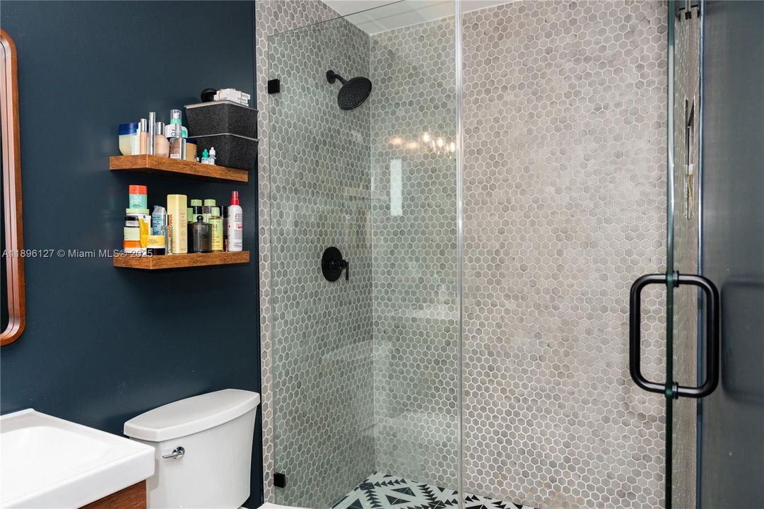 Vendido Recientemente: $770,000 (4 camas, 2 baños, 1646 Pies cuadrados)