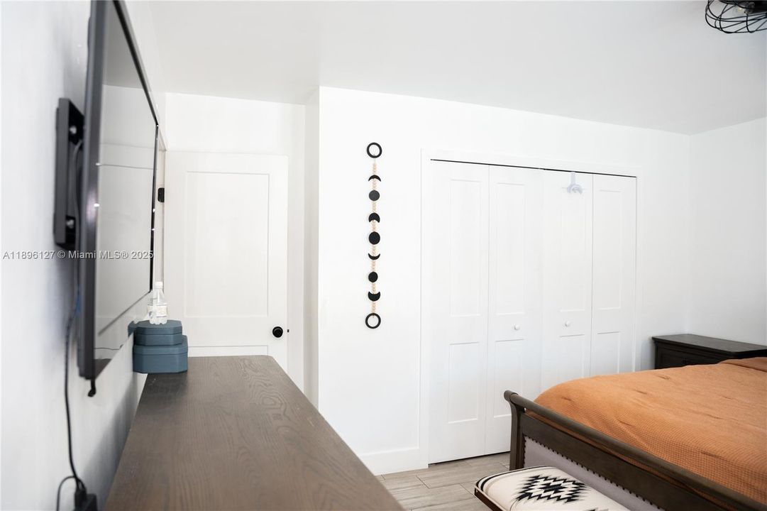 Vendido Recientemente: $770,000 (4 camas, 2 baños, 1646 Pies cuadrados)