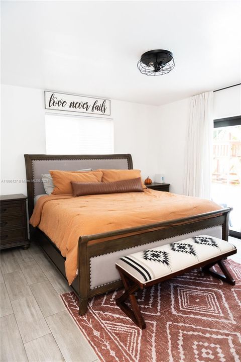 Vendido Recientemente: $770,000 (4 camas, 2 baños, 1646 Pies cuadrados)