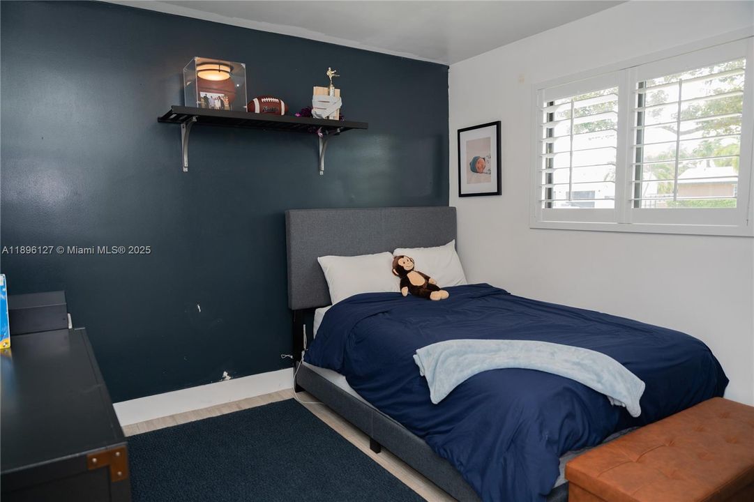 Vendido Recientemente: $770,000 (4 camas, 2 baños, 1646 Pies cuadrados)