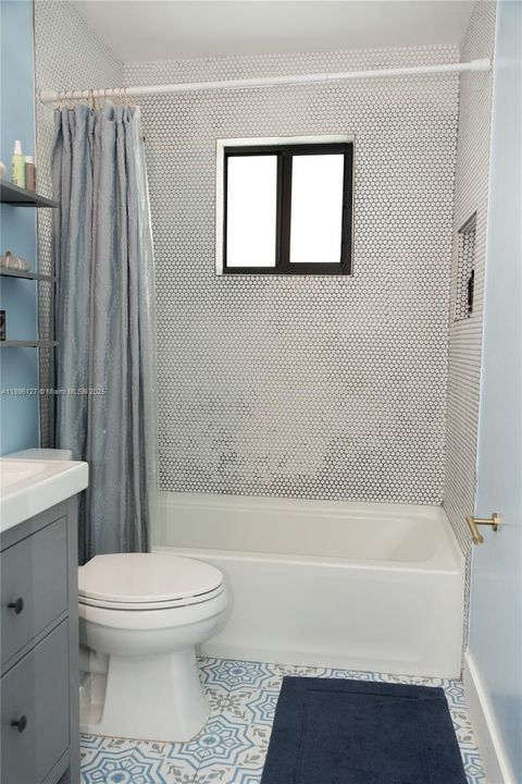 Vendido Recientemente: $770,000 (4 camas, 2 baños, 1646 Pies cuadrados)