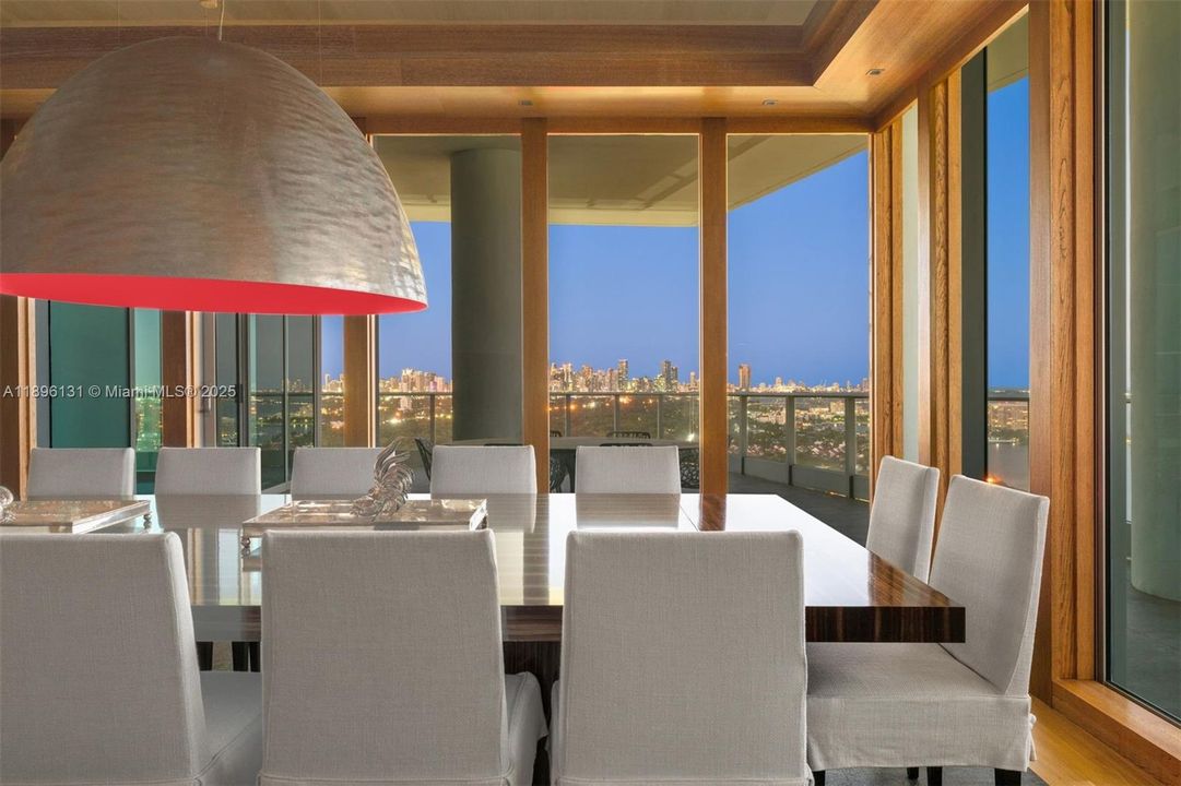 待售: $19,900,000 (5 贝兹, 5 浴室, 7061 平方英尺)