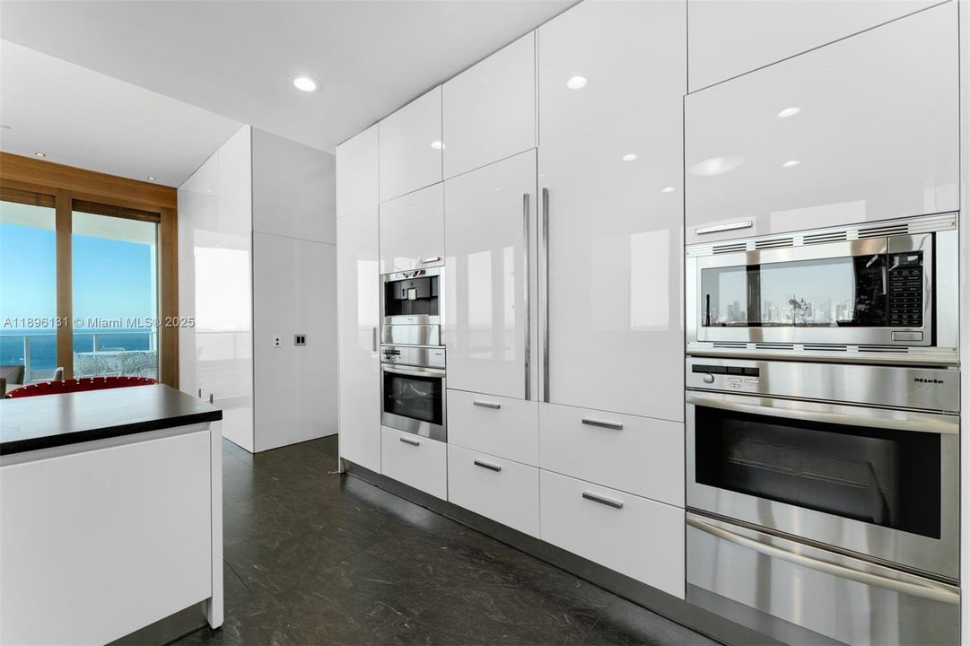 待售: $19,900,000 (5 贝兹, 5 浴室, 7061 平方英尺)