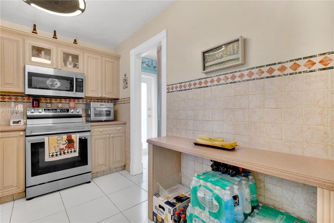 Recently Sold: $829,000 (0 beds, 0 baths, 2126 Square Feet)