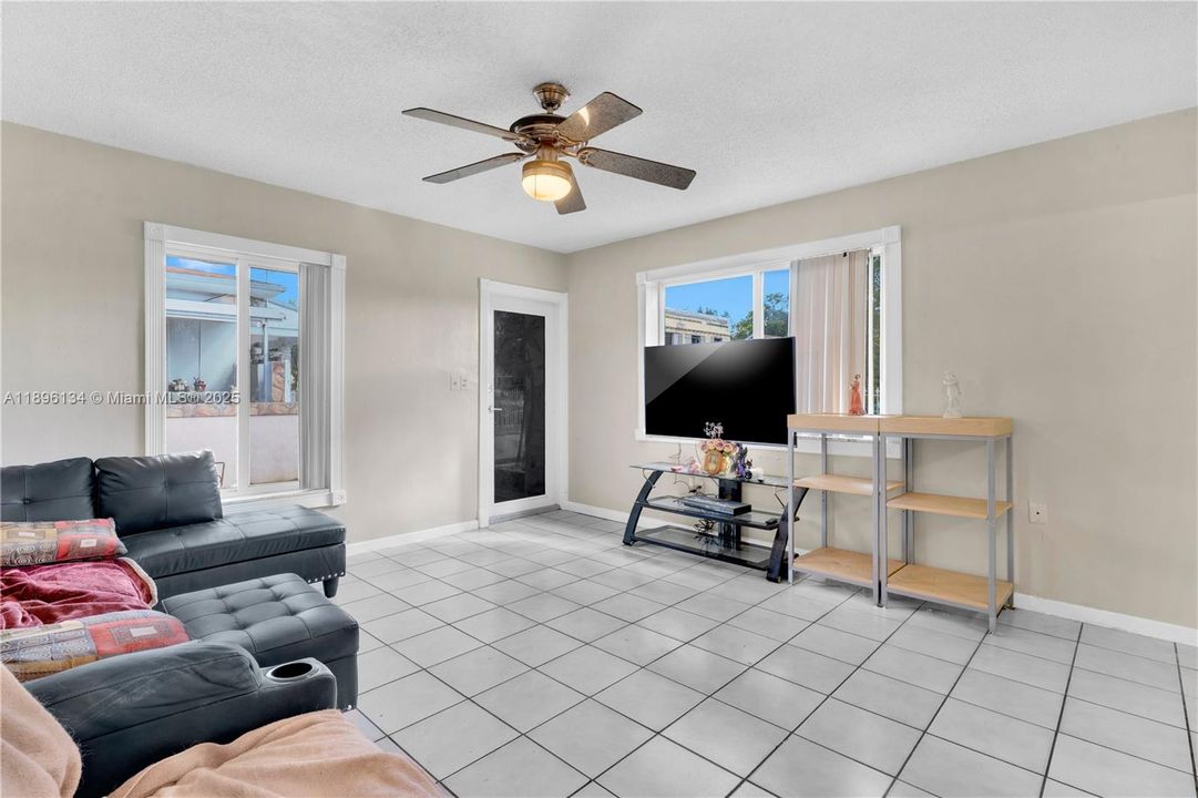 Recently Sold: $829,000 (0 beds, 0 baths, 2126 Square Feet)