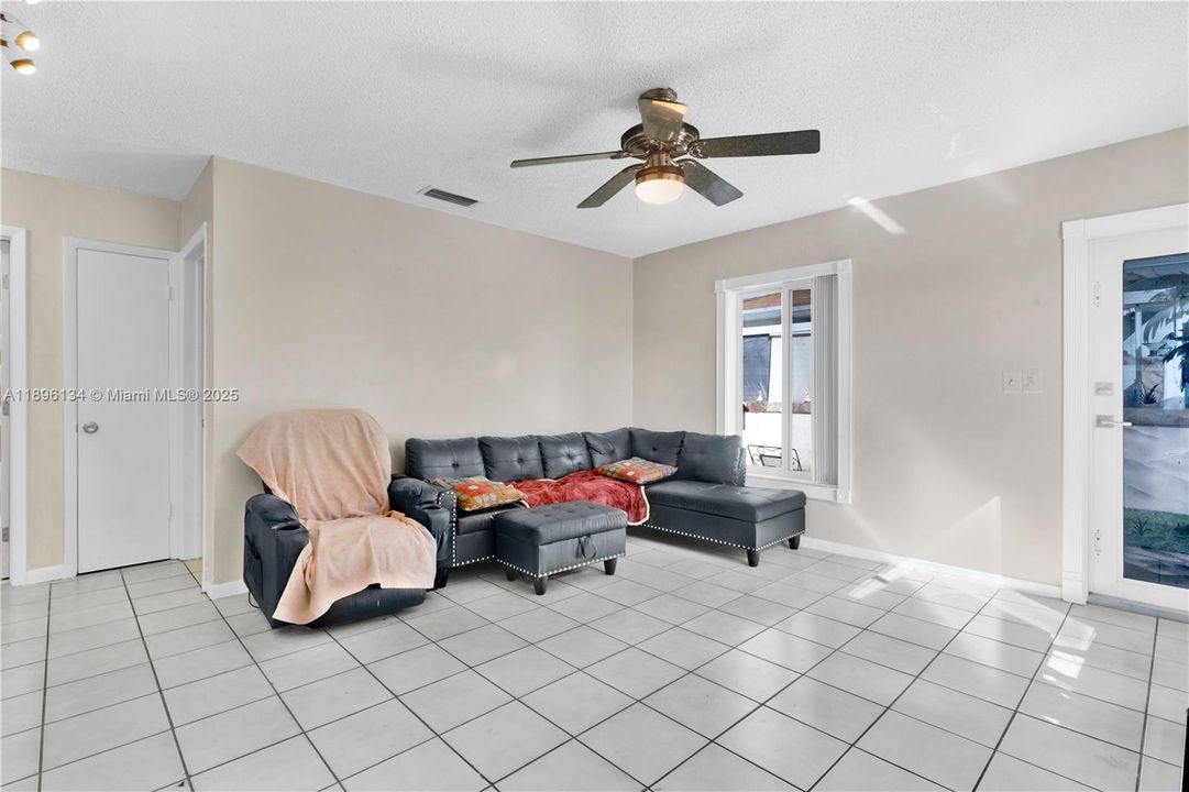 Recently Sold: $829,000 (0 beds, 0 baths, 2126 Square Feet)