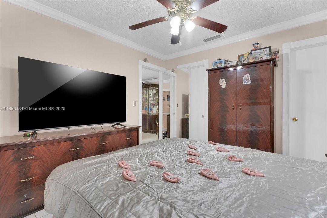 Recently Sold: $829,000 (0 beds, 0 baths, 2126 Square Feet)