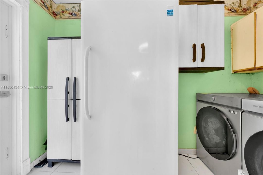 Recently Sold: $829,000 (0 beds, 0 baths, 2126 Square Feet)