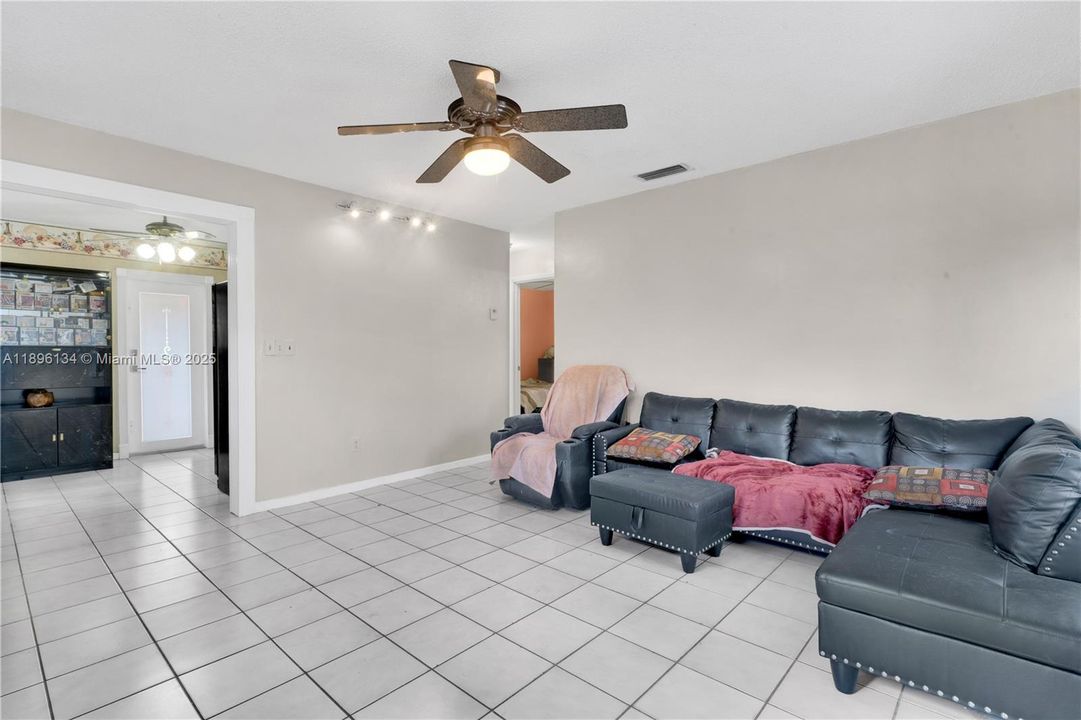 Recently Sold: $829,000 (0 beds, 0 baths, 2126 Square Feet)