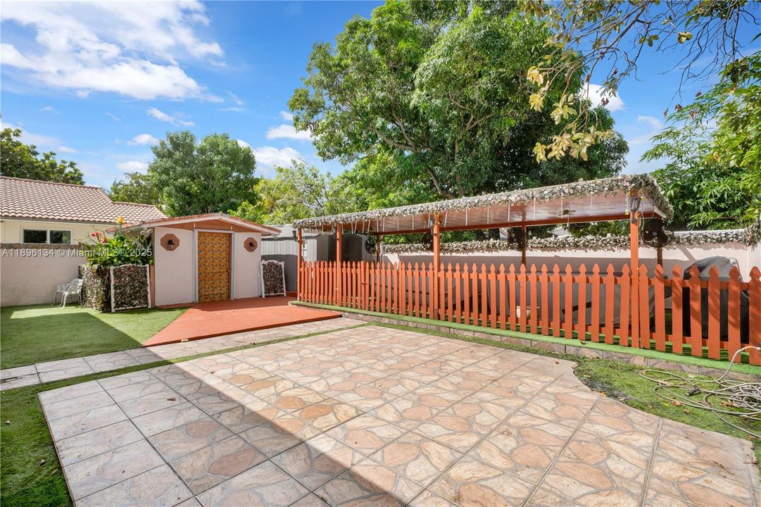 Recently Sold: $829,000 (0 beds, 0 baths, 2126 Square Feet)