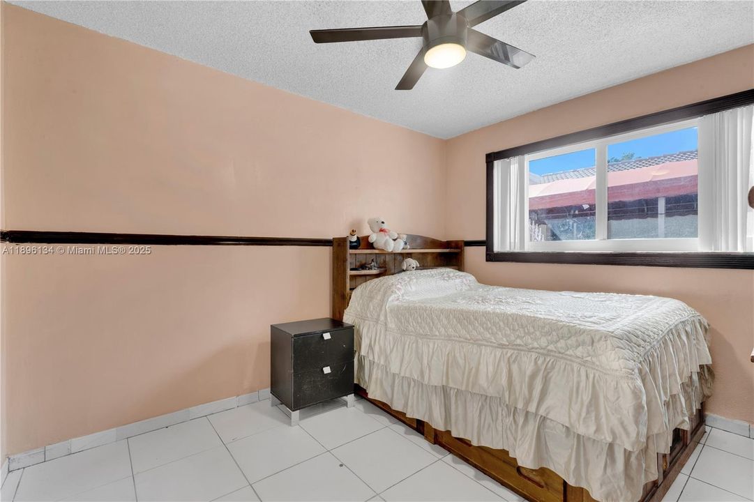 Recently Sold: $829,000 (0 beds, 0 baths, 2126 Square Feet)