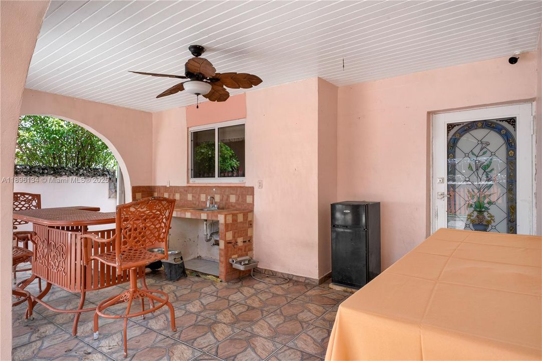 Recently Sold: $829,000 (0 beds, 0 baths, 2126 Square Feet)