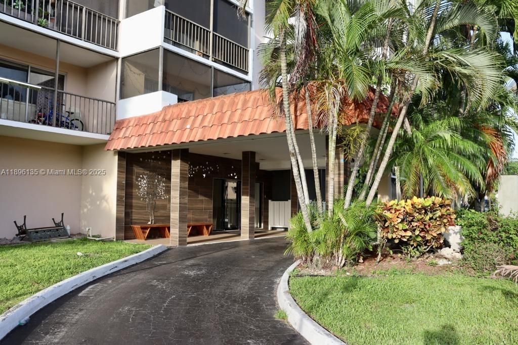 Activo con contrato: $1,550 (1 camas, 1 baños, 783 Pies cuadrados)