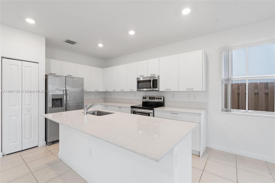 For Sale: $645,000 (3 beds, 2 baths, 1840 Square Feet)